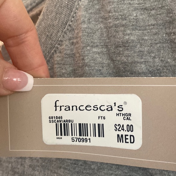 NWT Francesca’s Alya Women’s Beaded and Sequined Champagne Tee Gray Medium - Picture 4 of 7